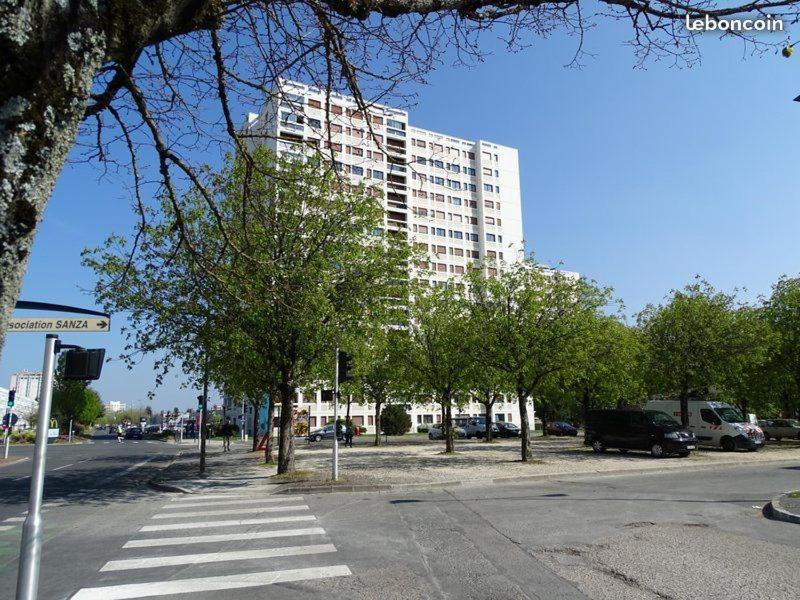Poitiers Appartement T2 A 15 Mn Du Futuroscope Exterior photo